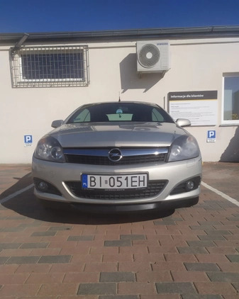 Opel Astra cena 10800 przebieg: 198000, rok produkcji 2006 z Białystok małe 106